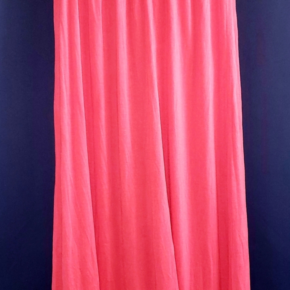 COPY - Beautiful BCBG Jersey Maxi Halter Neck Dress! - Picture 7 of 9